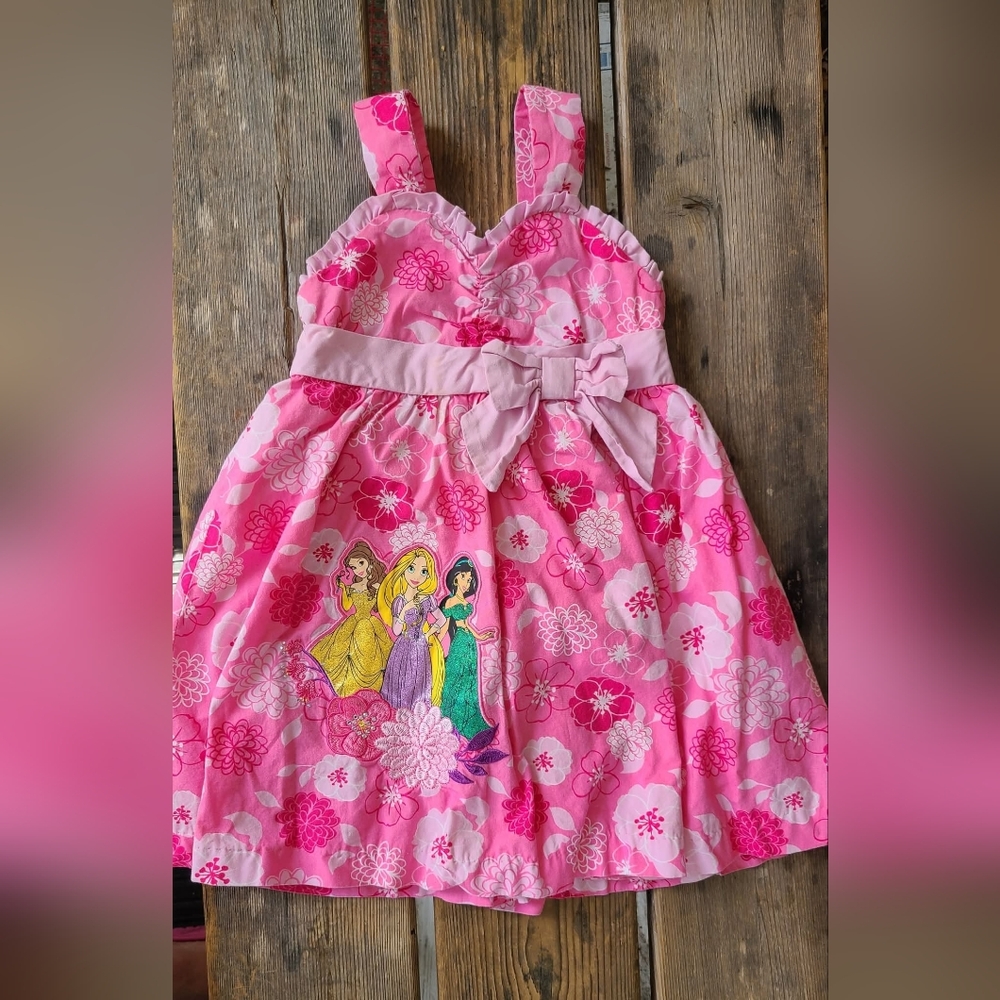 DISNEY STORE SZ 3Y VGUC PINK w/ PRINCESSES aplique lightweight sleeveless dres
